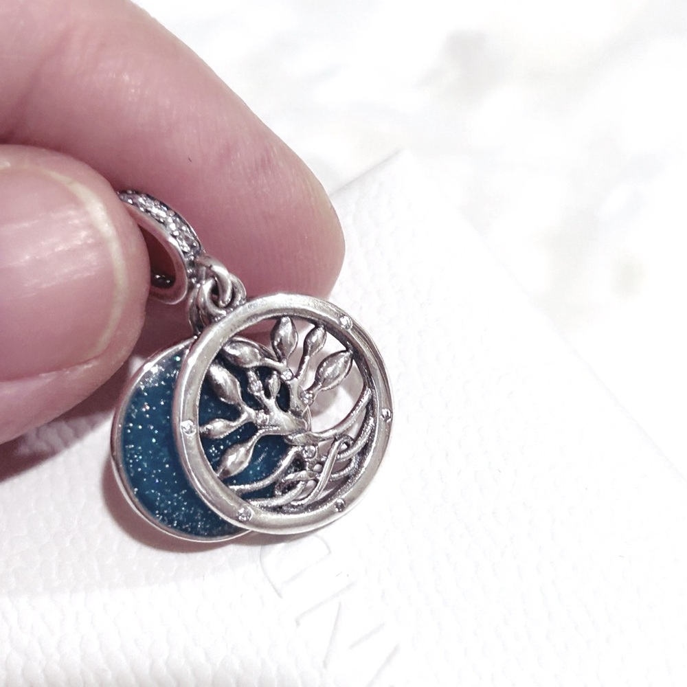 PANDORA Glow-in-the-dark Infinity Tree Double Dangle Charm w/box - Picture 3 of 8